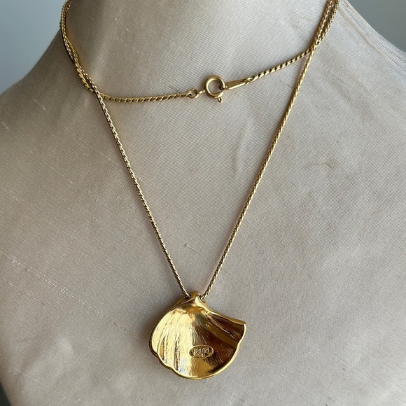 Trifari Gold and White Fan Pendant Necklace - Picture 2 of 3